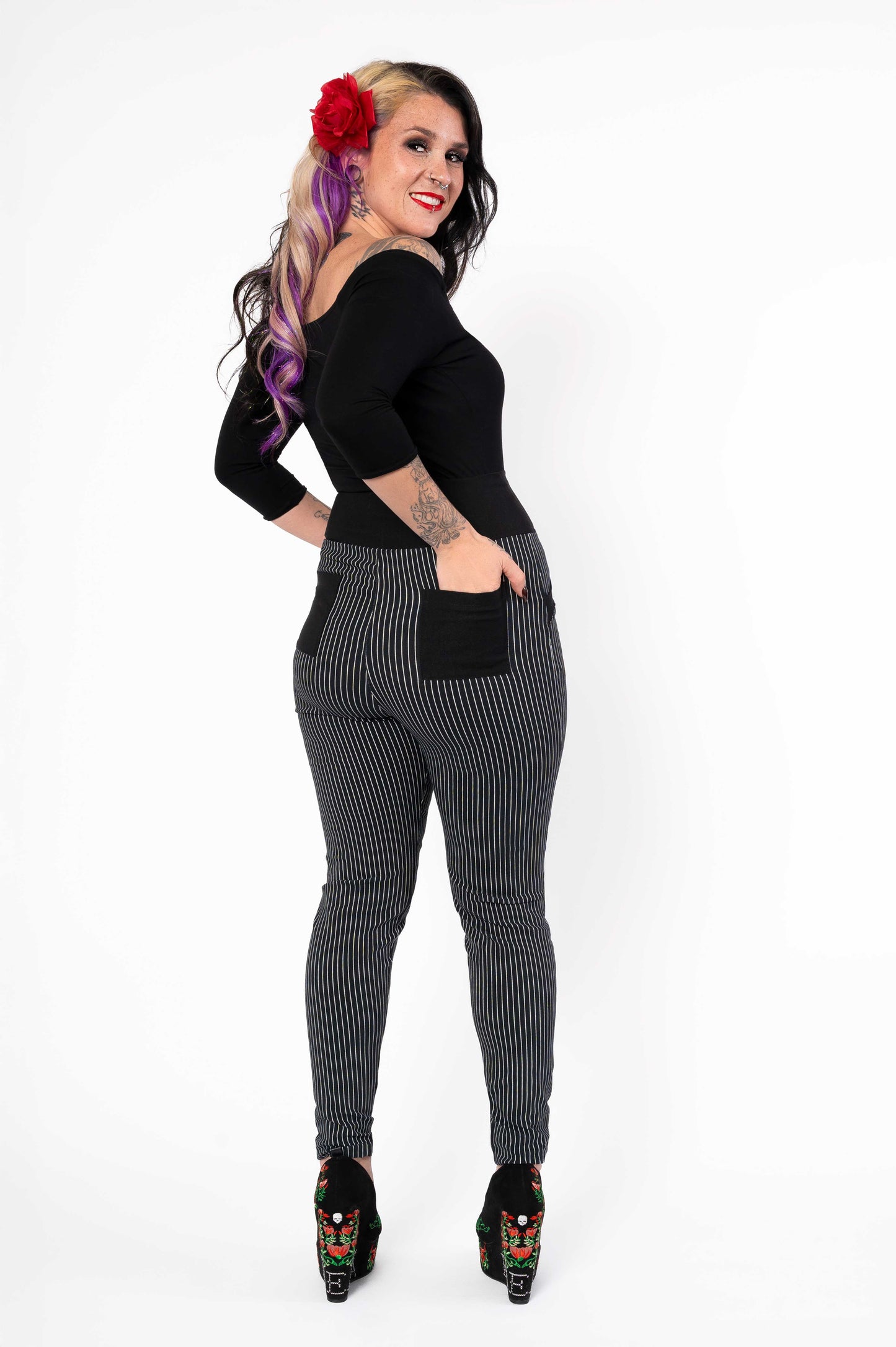 Jenny pants - black/white pinstripe