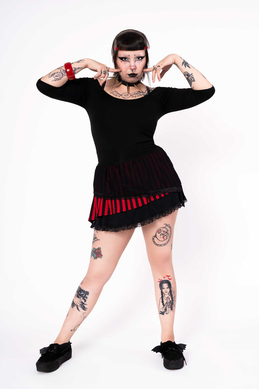 Dark Entries skort - Black/Red