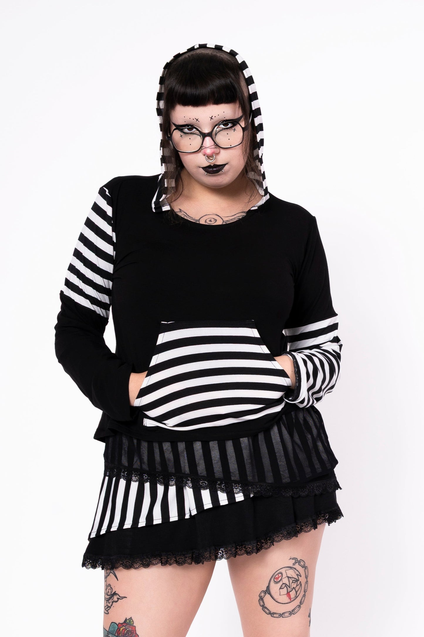 Mall Goth shirt - Black/white