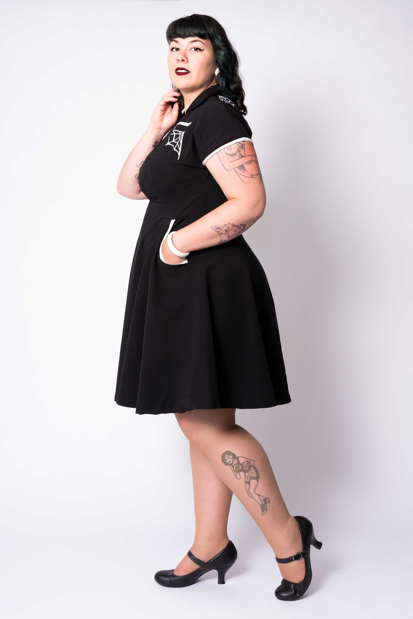 Deadbeat dress - black with spiderwebs